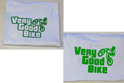 T-shirt blanc avec logo vert