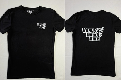 T-shirt noir avec logo blanc